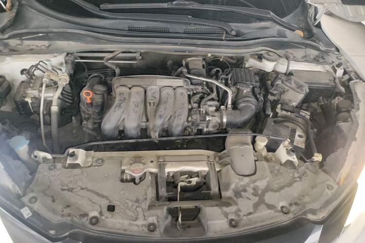 Used Honda Vezel 2015 1.5L CVT two-wheel drive Comfort trim Engine Bay