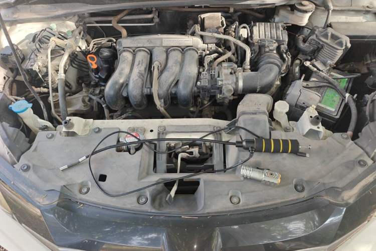Used Honda Vezel 2015 1.5L CVT two-wheel drive Comfort trim Engine Bay