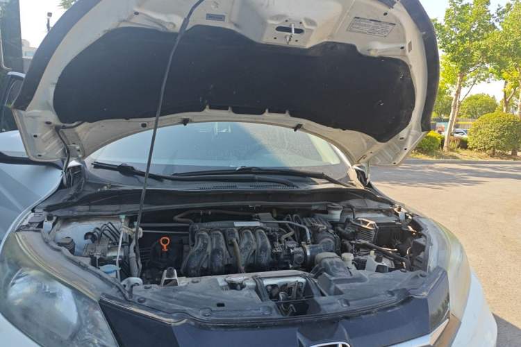 Used Honda Vezel 2015 1.5L CVT two-wheel drive Comfort trim Engine Bay