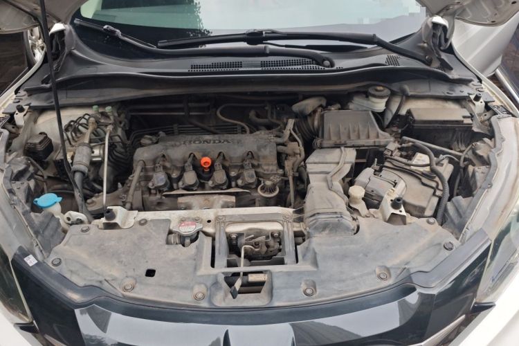 Used Honda Vezel 2015 1.8L CVT 2WD Luxury Model Engine Bay