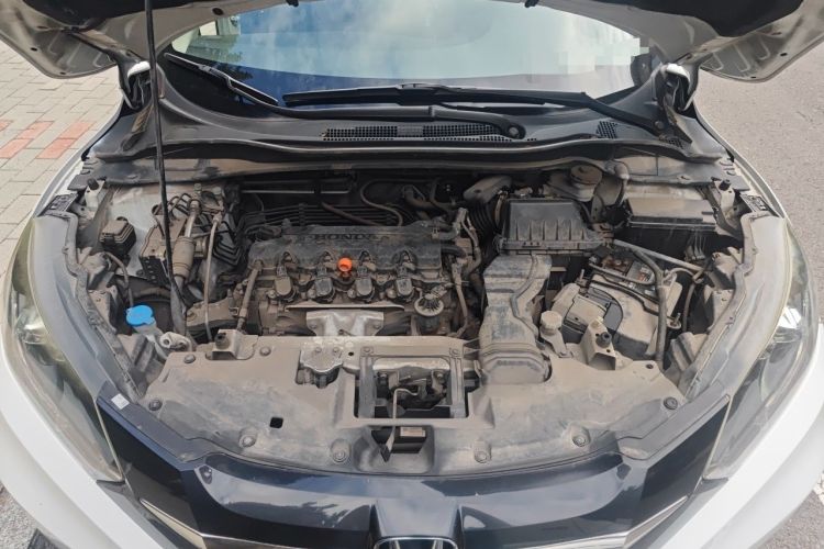 Used Honda Vezel 2015 1.8L CVT 2WD Luxury Model Engine Bay