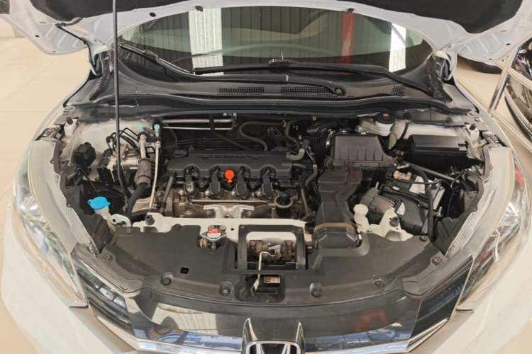 Used Honda Vezel 2015 1.8L CVT 2WD Luxury Model Engine Bay