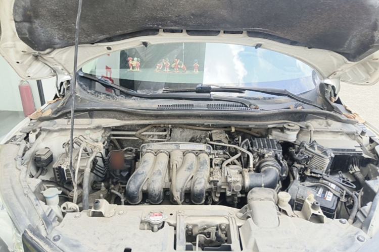 Used Honda Vezel 2015 1.5L CVT two-wheel drive Comfort trim Engine Bay