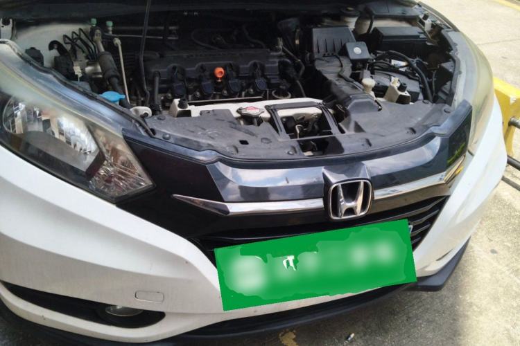 Used Honda Vezel 2015 1.8L CVT 2WD Elite Model Engine Bay