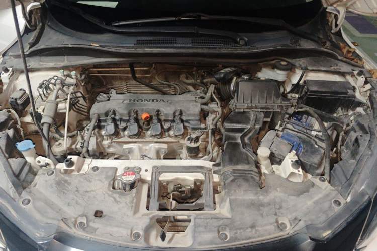 Used Honda Vezel 2015 1.8L CVT 2WD Luxury Model Engine Bay