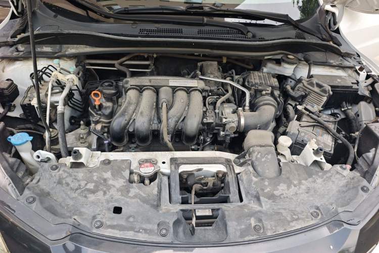 Used Honda Vezel 2015 1.5L CVT two-wheel drive Comfort trim Engine Bay