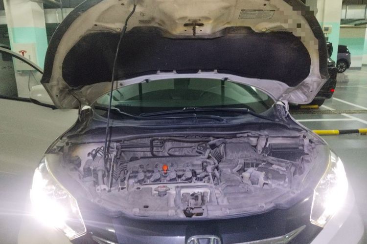 Used Honda Vezel 2015 1.8L CVT 2WD Luxury Model Engine Bay