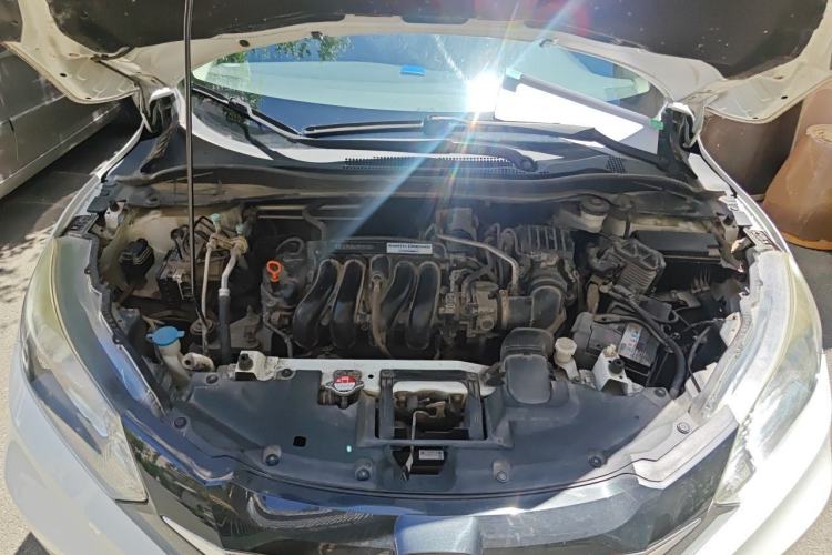 Used Honda Vezel 2015 1.5L CVT two-wheel drive Comfort trim Engine Bay