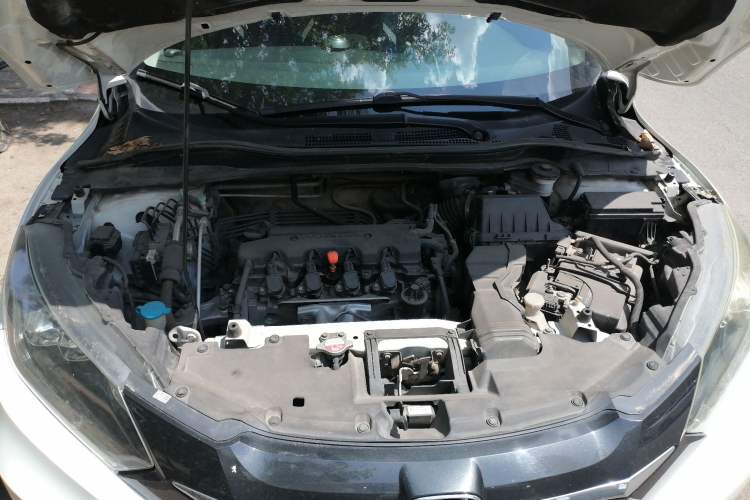 Used Honda Vezel 2015 1.8L CVT 2WD Luxury Model Engine Bay