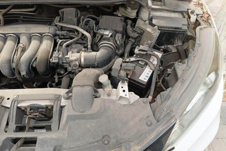 Used Honda Vezel 2015 1.5L CVT two-wheel drive Comfort trim Engine Bay Left