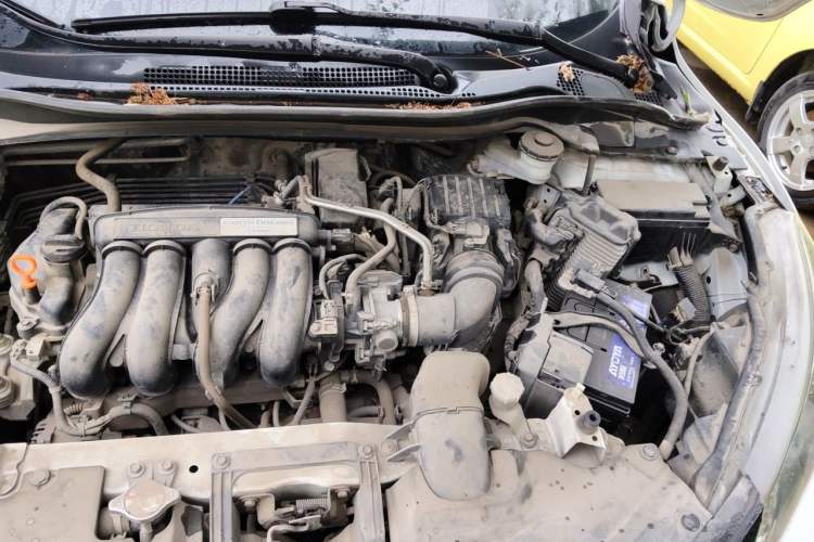 Used Honda Vezel 2015 1.5L CVT two-wheel drive Comfort trim Engine Bay Left