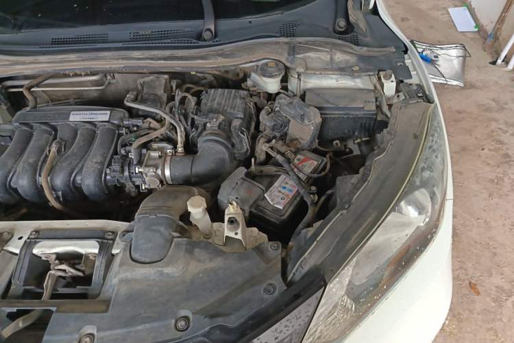 Used Honda Vezel 2015 1.5L CVT two-wheel drive Comfort trim Engine Bay Left