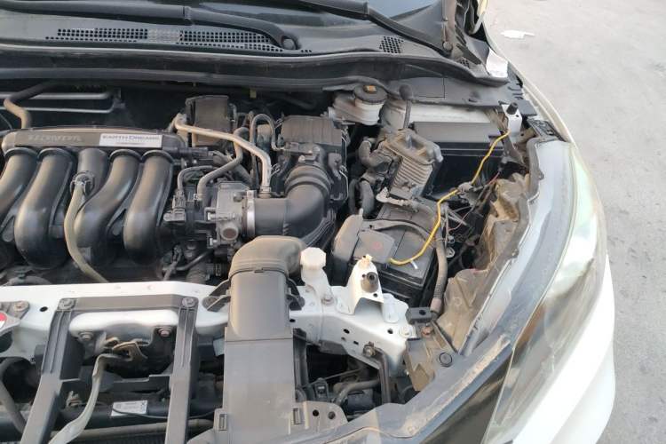 Used Honda Vezel 2015 1.5L CVT two-wheel drive Comfort trim Engine Bay Left