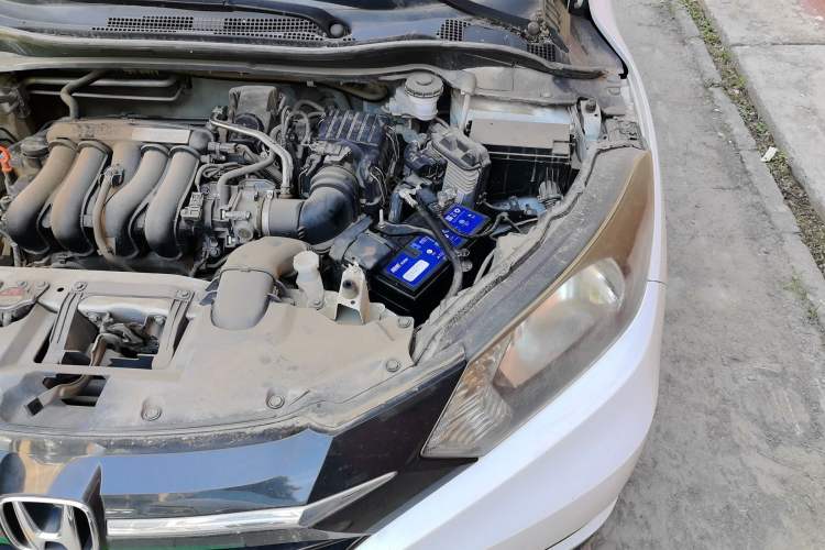 Used Honda Vezel 2015 1.5L CVT two-wheel drive Comfort trim Engine Bay Left