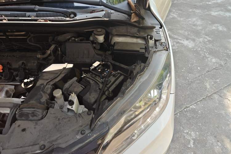 Used Honda Vezel 2015 1.8L CVT 2WD Luxury Model Engine Bay Left