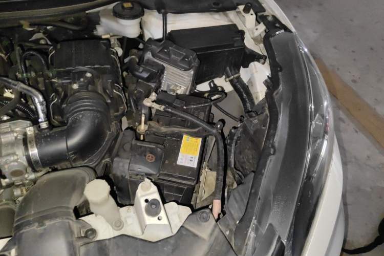 Used Honda Vezel 2015 1.5L CVT two-wheel drive Comfort trim Engine Bay Left