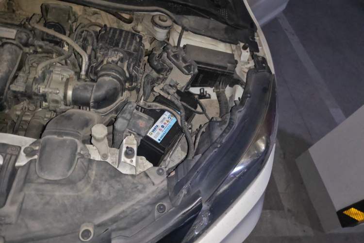 Used Honda Vezel 2015 1.5L CVT two-wheel drive Comfort trim Engine Bay Left