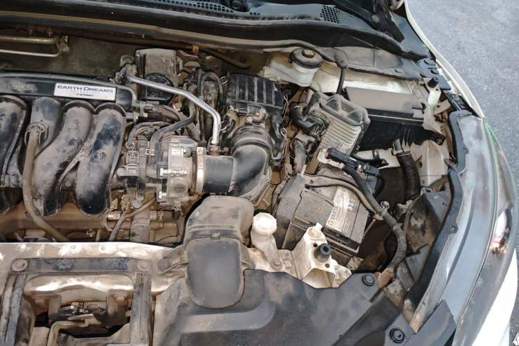 Used Honda Vezel 2015 1.5L CVT two-wheel drive Comfort trim Engine Bay Left