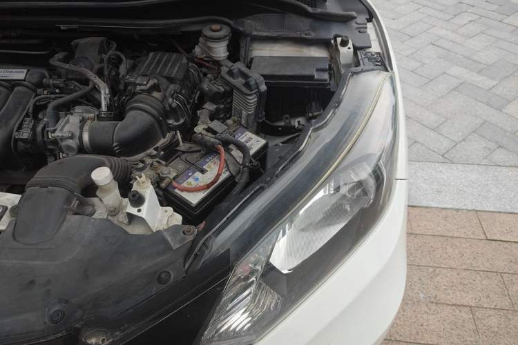 Used Honda Vezel 2015 1.5L CVT two-wheel drive Comfort trim Engine Bay Left