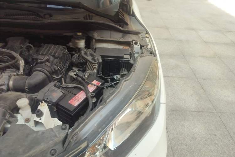 Used Honda Vezel 2015 1.5L CVT two-wheel drive Comfort trim Engine Bay Left