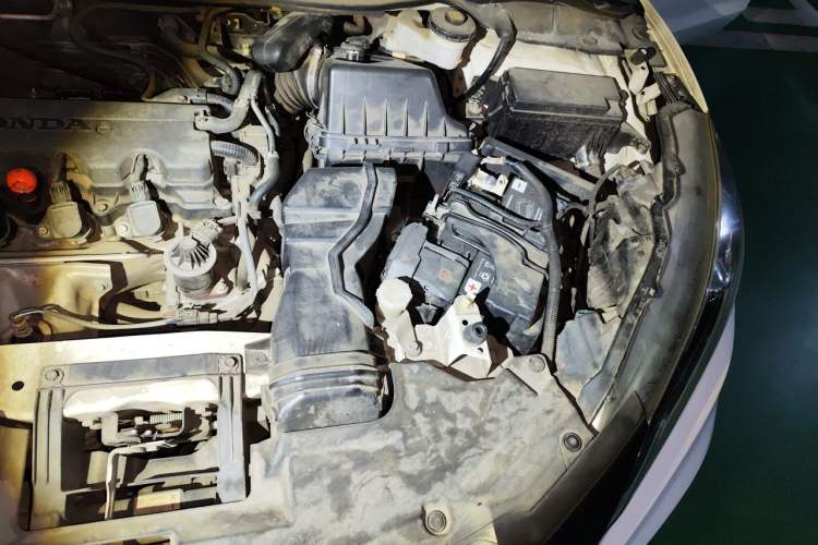 Used Honda Vezel 2015 1.8L CVT 2WD Luxury Model Engine Bay Left