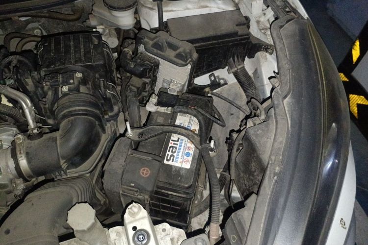 Used Honda Vezel 2015 1.5L CVT two-wheel drive Comfort trim Engine Bay Left