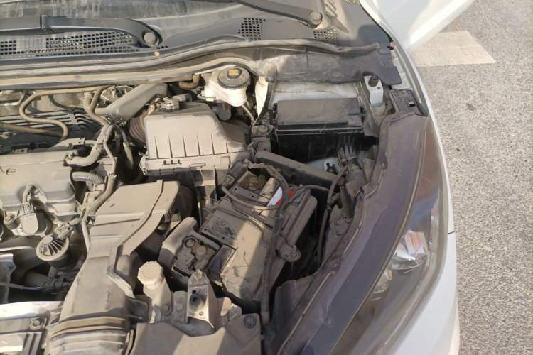 Used Honda Vezel 2015 1.8L CVT 2WD Luxury Model Engine Bay Left