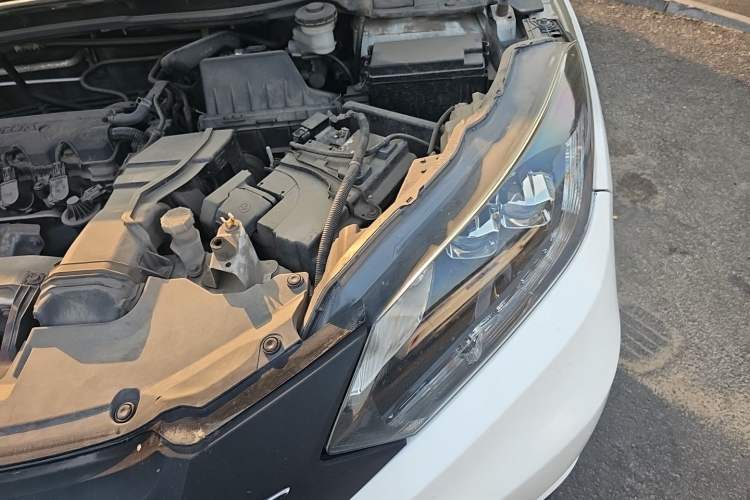 Used Honda Vezel 2015 1.8L CVT 2WD Luxury Model Engine Bay Left