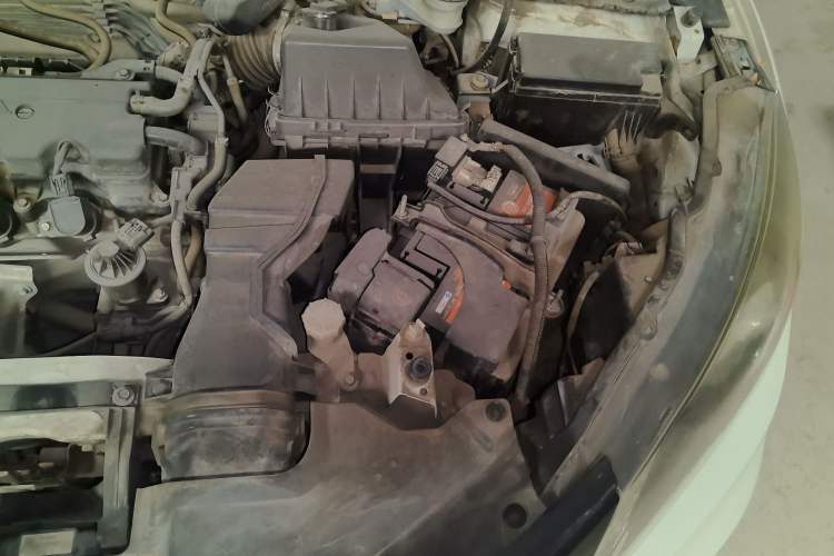 Used Honda Vezel 2015 1.8L Manual Two-Wheel Drive Elite Version Engine Bay Left