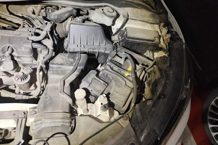 Used Honda Vezel 2015 1.8L CVT 2WD Luxury Model Engine Bay Left