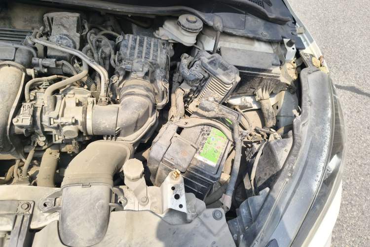 Used Honda Vezel 2015 1.5L CVT two-wheel drive Comfort trim Engine Bay Left