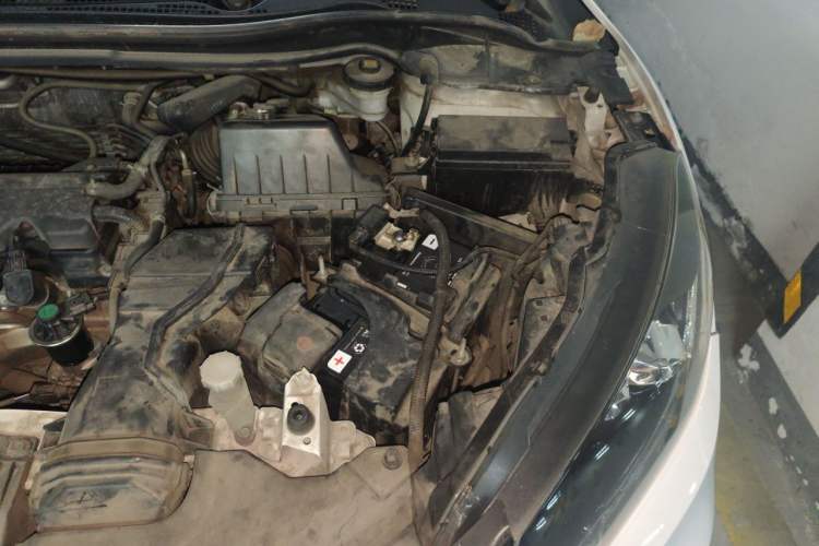 Used Honda Vezel 2015 1.8L CVT 2WD Luxury Model Engine Bay Left