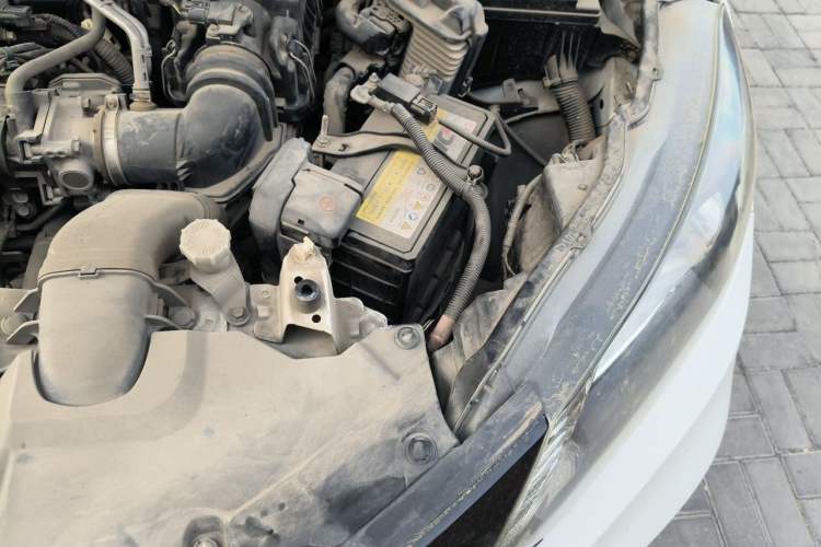 Used Honda Vezel 2015 1.5L CVT two-wheel drive Comfort trim Engine Bay Left