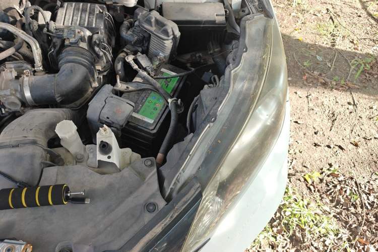 Used Honda Vezel 2015 1.5L CVT two-wheel drive Comfort trim Engine Bay Left