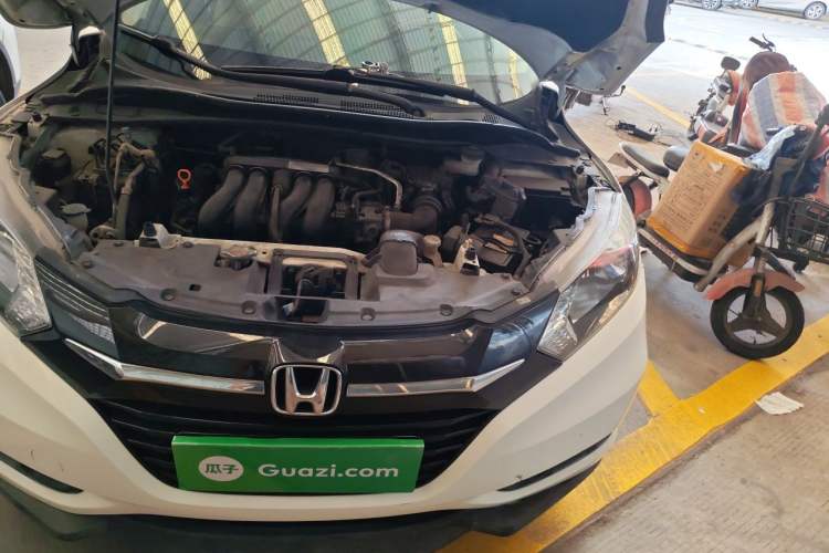 Used Honda Vezel 2015 1.5L CVT two-wheel drive Comfort trim Engine Bay Left