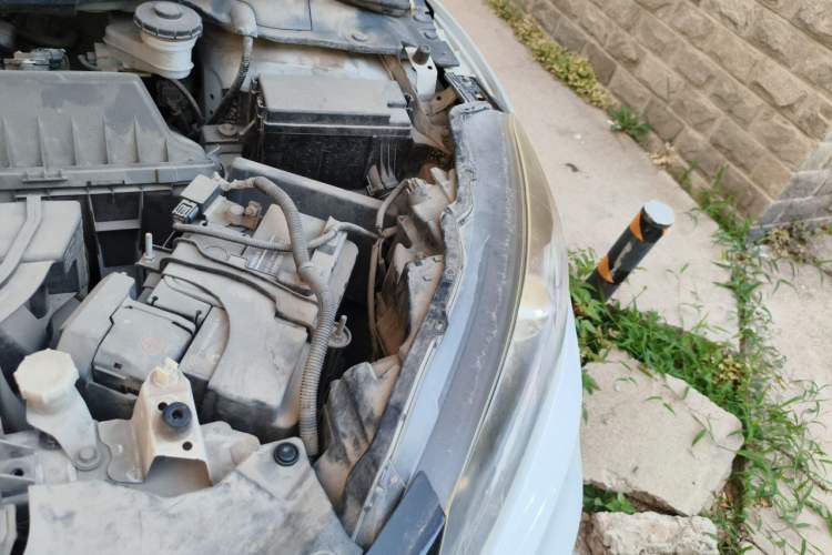 Used Honda Vezel 2015 1.8L CVT 2WD Luxury Model Engine Bay Left