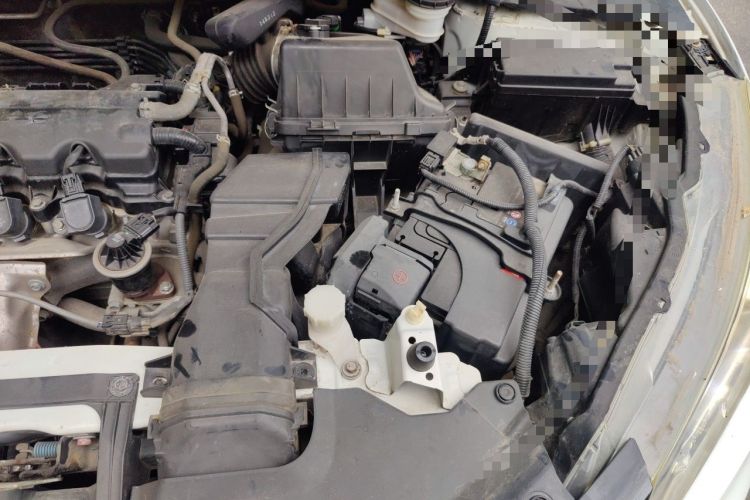 Used Honda Vezel 2015 1.8L CVT 2WD Luxury Model Engine Bay Left
