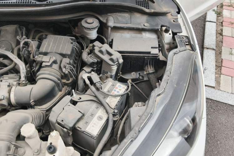 Used Honda Vezel 2015 1.5L CVT two-wheel drive Comfort trim Engine Bay Left
