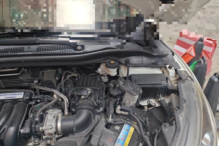 Used Honda Vezel 2015 1.5L CVT two-wheel drive Comfort trim Engine Bay Left