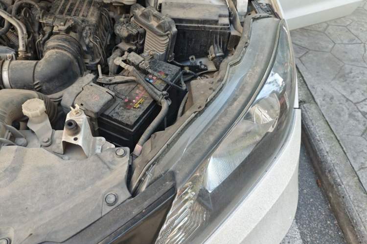 Used Honda Vezel 2015 1.5L CVT two-wheel drive Comfort trim Engine Bay Left