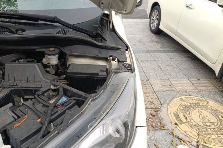 Used Honda Vezel 2015 1.8L CVT 2WD Elite Model Engine Bay Left