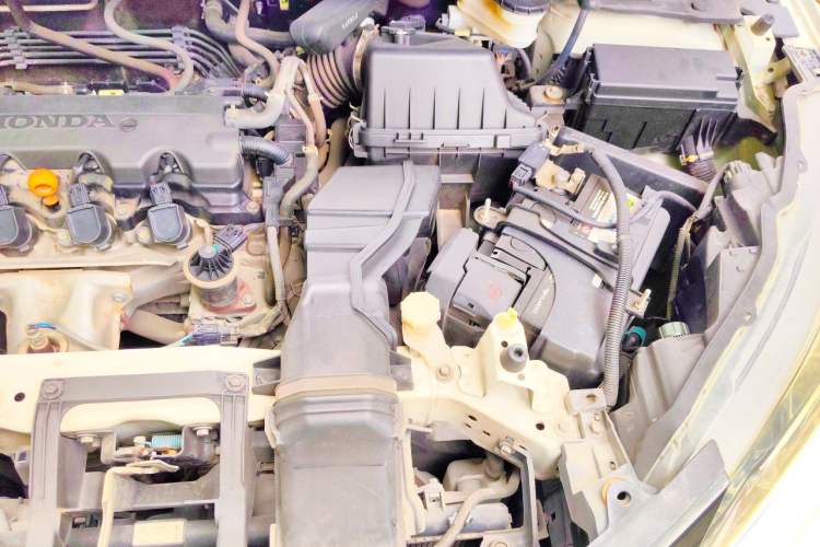 Used Honda Vezel 2015 1.8L CVT 2WD Luxury Model Engine Bay Left