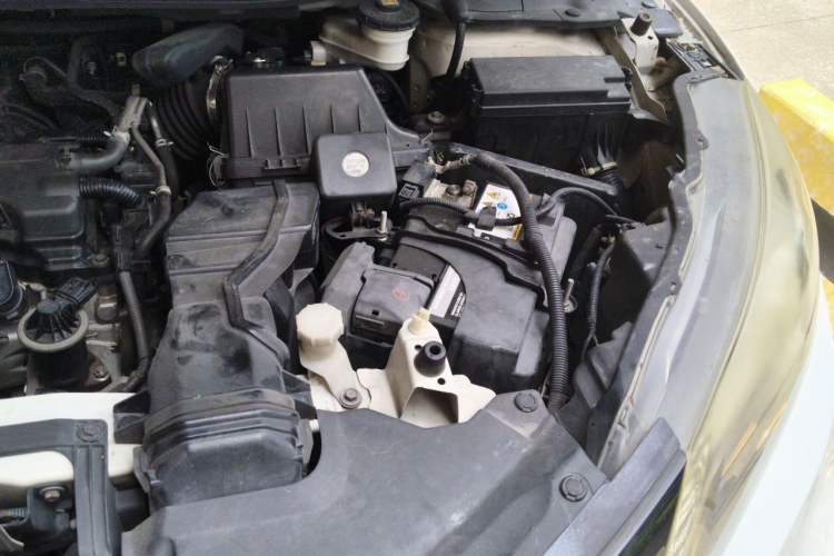 Used Honda Vezel 2015 1.8L CVT 2WD Elite Model Engine Bay Left