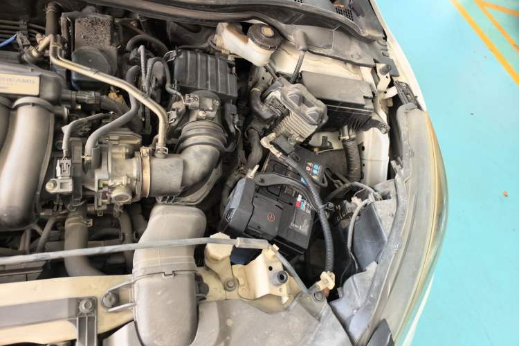 Used Honda Vezel 2015 1.5L CVT two-wheel drive Comfort trim Engine Bay Left
