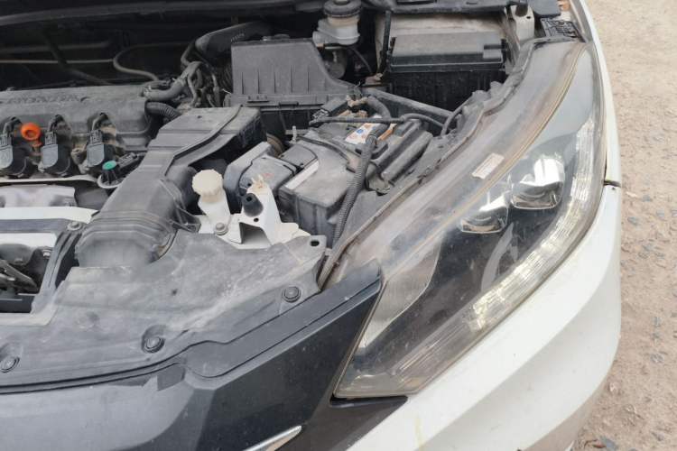Used Honda Vezel 2015 1.8L CVT 2WD Luxury Model Engine Bay Left
