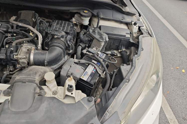 Used Honda Vezel 2015 1.5L CVT two-wheel drive Comfort trim Engine Bay Left