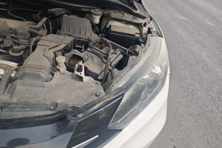 Used Honda Vezel 2015 1.8L CVT 2WD Luxury Model Engine Bay Left