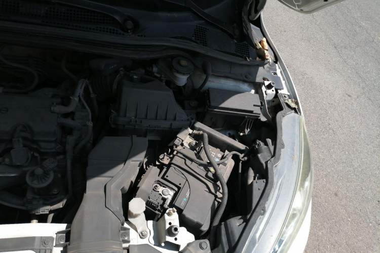 Used Honda Vezel 2015 1.8L CVT 2WD Luxury Model Engine Bay Left