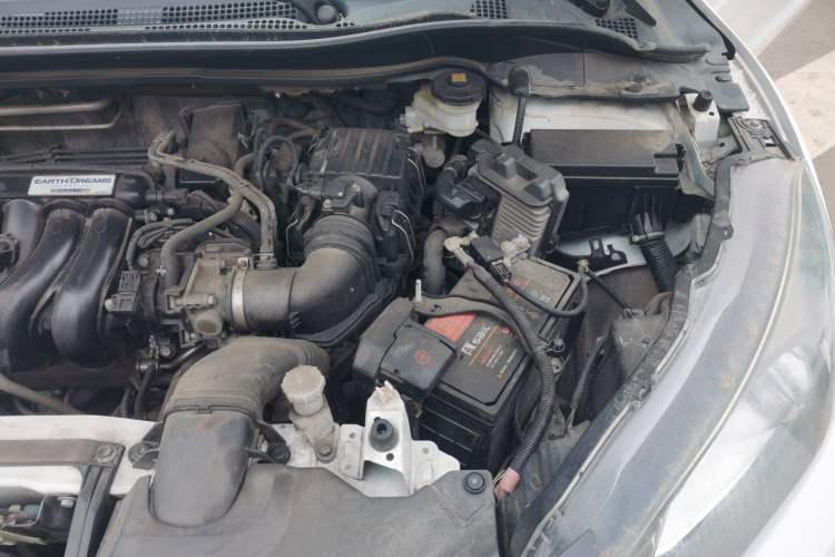 Used Honda Vezel 2015 1.5L CVT two-wheel drive Comfort trim Engine Bay Left