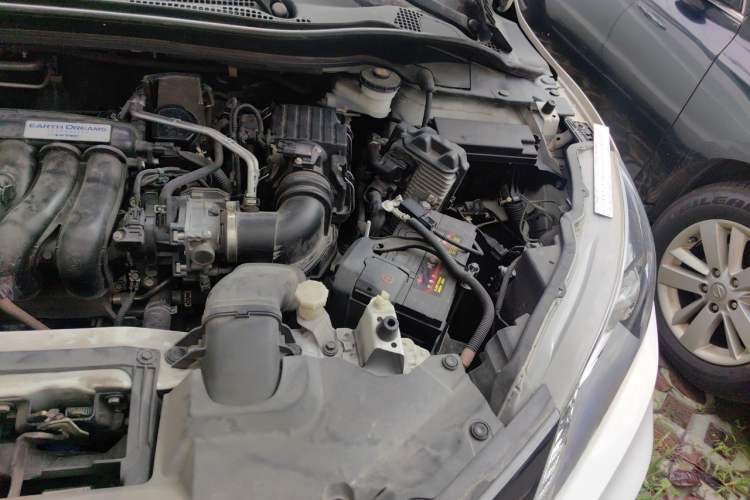 Used Honda Vezel 2015 1.5L CVT two-wheel drive Comfort trim Engine Bay Left